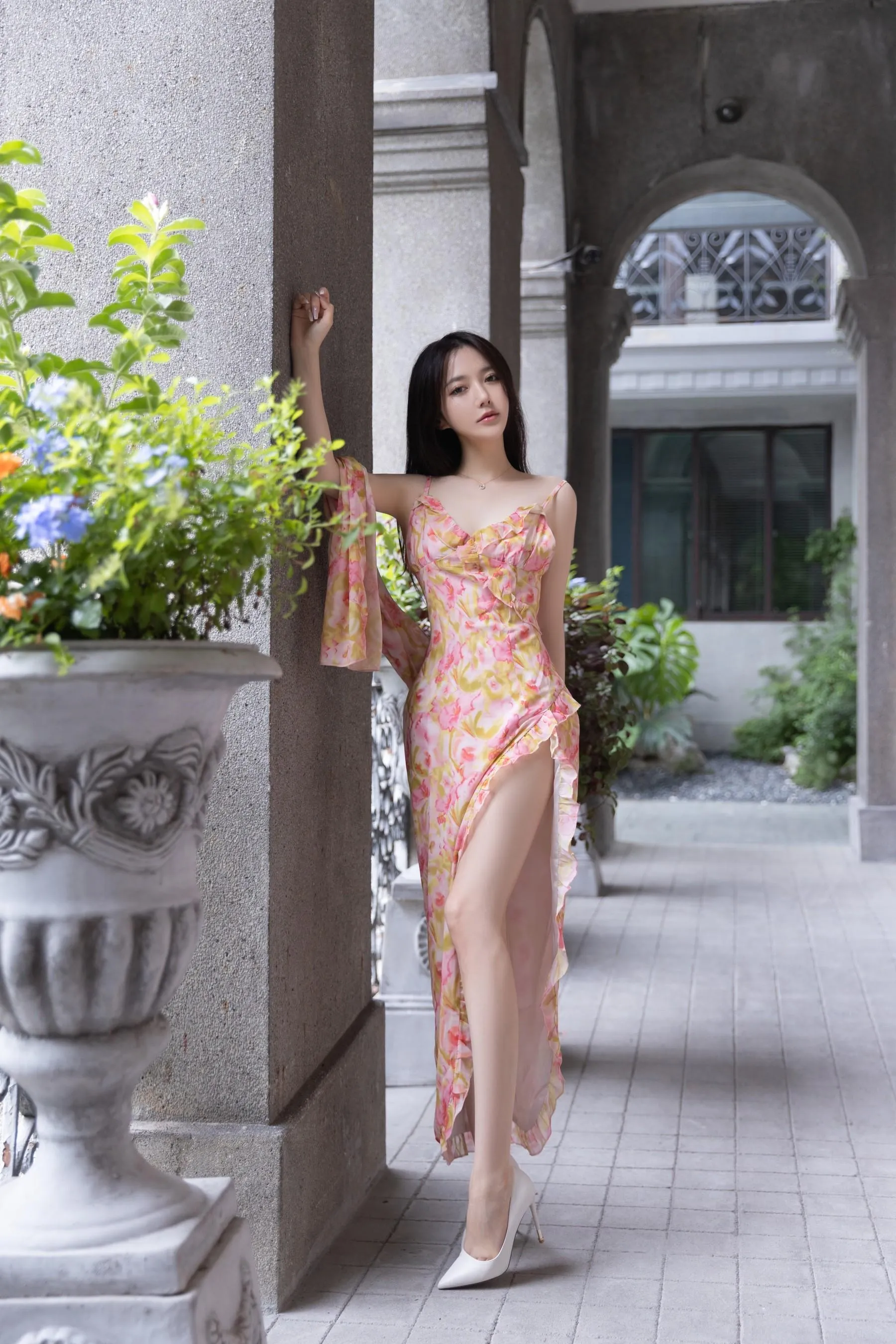 NO.0007 秀人名模鱼子酱Fish内部私购未上架《春夏秋冬》写真 [49P]插图